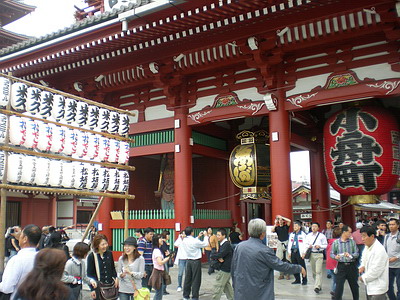 วัดเซ็นโซจิ (Sensoji Temple) 
