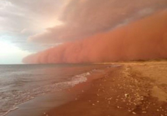 พายุฝุ่นทรายสีแดงที่ออสเตรเลีย