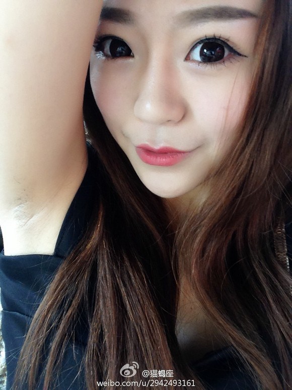 รักแร้ฉันขาวม่ะ! เทรนด์แปลกสาวจีน Selfie โชว์รักแร้