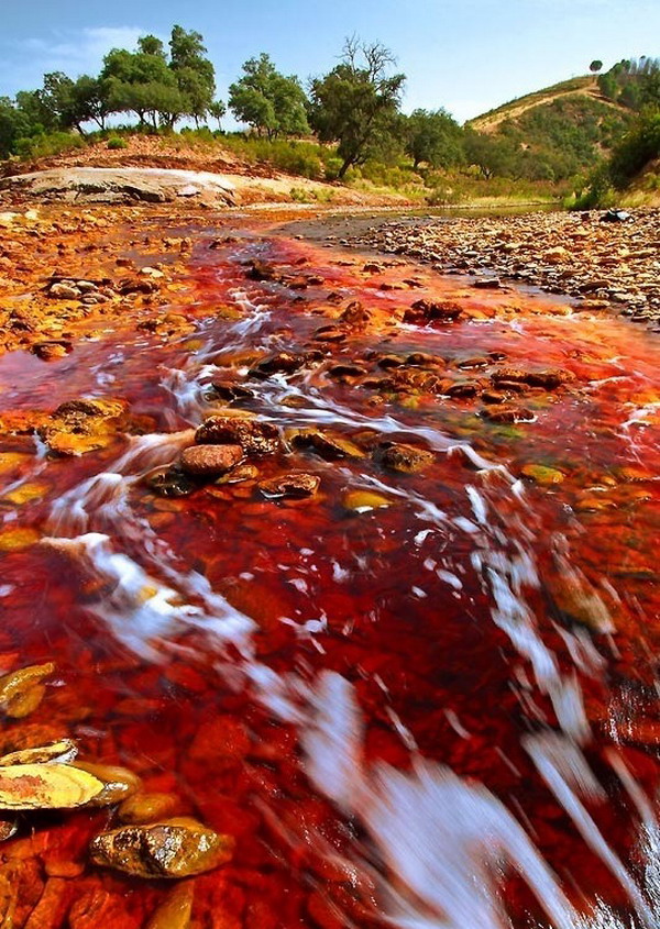 แม่น้ำสีแดง Rio Tinto แม่น้ำสีแปลก ที่ประเทศสเปน 