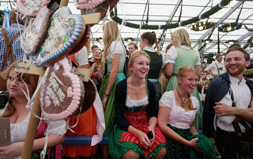 Oktoberfest เทศการเบียร์ที่ใหญ่ที่สุดของโลก