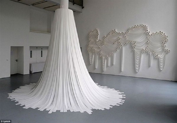 ศิลปินสุดเจ๋ง โชว์งานศิลปะกระดาษชำระอย่างสวยงามและสร้างสรรค์