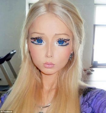 โลกไซเบ่อร์เชื่อหญิงหน้าตุ๊กตาบาร์บี้ผู้โด่งดัง ที่แท้เป็นภาพตบแต่งโฟโต้ช็อป
