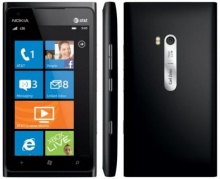 โนเกียหั่นราคา Lumia 900 ลงครึ่งหนึ่ง