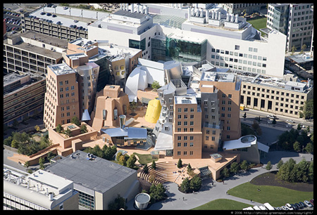 อันดับที่ 4 Gehry-Designed Stata Center at MIT