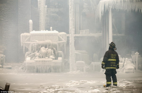 เมื่อไฟกลายเป็นน้ำแข็ง ทุกข์ของนักผจญเพลิง กลางอุณหภูมิ -10องศา