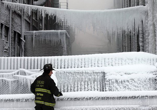 เมื่อไฟกลายเป็นน้ำแข็ง ทุกข์ของนักผจญเพลิง กลางอุณหภูมิ -10องศา