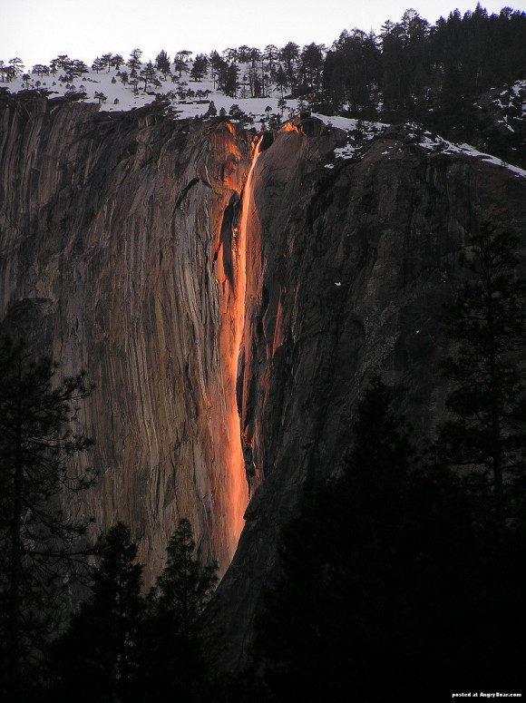 ฮอร์สเทล (Horsetail Fall) น้ำตกเพลิงหางม้าแห่งโยเซมิตี