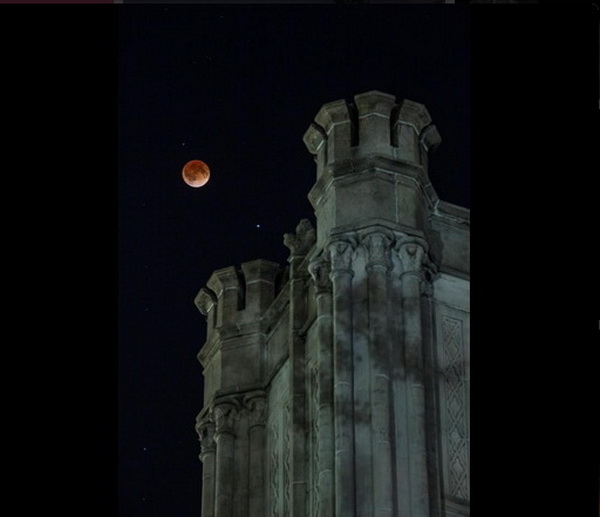  ทั่วโลกตื่นตาปรากฏการณ์พระจันทร์สีเลือด (ชมภาพ)