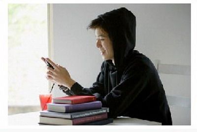 วัยรุ่นจีนใช้มือถือเชื่อมต่อเน็ตมากกว่าคอมพิวเตอร์
