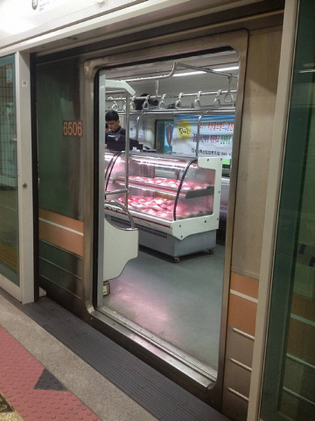 เปิดร้าน โชห่วย บนตู้โดยสารรถไฟใต้ดินกรุงโซล