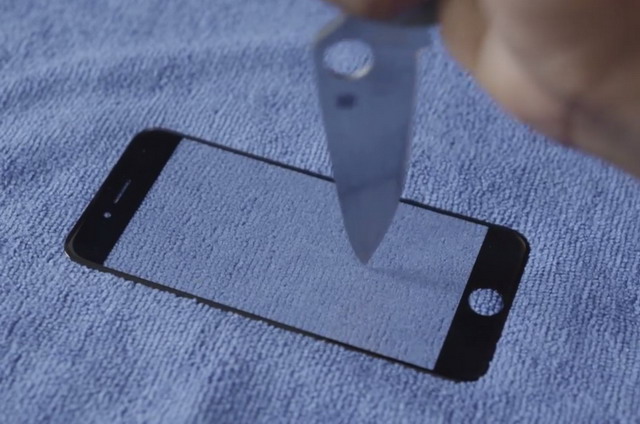 ทดสอบหน้าจอกระจก Sapphire Crystal ของ iPhone 6 จะแกร่งและยืดหยุ่นขนาดไหน (ชมคลิป)
