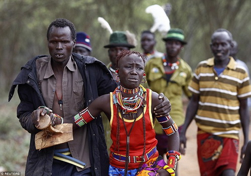 สะเทือนใจ!! สาวชนเผ่าในเคนย่า มีค่าเท่ากับแพะ 20 ตัวและอูฐ 3 ตัว