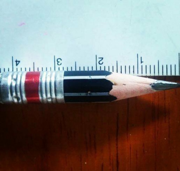 “ดินสอของเราอยู่ไหน?” ครั้งมหาดเล็กคนใหม่นำดินสอสั้นกุดของในหลวง ร.๙ ไปทิ้งเพื่อเปลี่ยนอันใหม่?