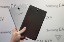 Samsung เปิดตัวแท็บเล็ตพรีเมียม Galaxy Tab S 8.4 และ 10.5 นิ้ว แต่ยังคงเป็นพลาสติก
