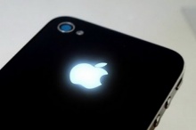 จริง หรือ มั่ว? โลโก้แอปเปิล บนฝาหลัง iPhone 6 อาจเรืองแสงได้! 