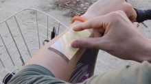 น่าทึ่ง Circret Wristband ใช้งานทัชสกรีนได้บนแขนคุณเอง