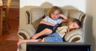 ผลวิจัยชี้เด็กดูทีวีมากเกินไปส่อเค้าแสดงพฤติกรรมรุนแรง