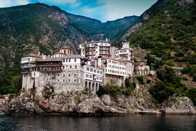 เมานต์แอทอส (Mount Athos) ภูเขาศักดิ์สิทธิ์ที่สตรี-เด็กห้ามเข้า