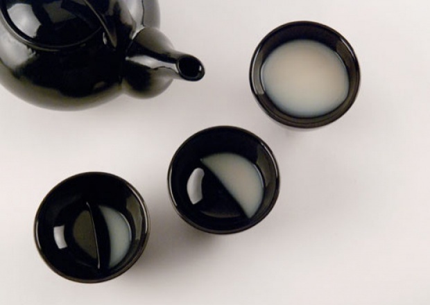 Moon Glasses ปรากฏการณ์พระจันท์ ในถ้วยกาแฟ 