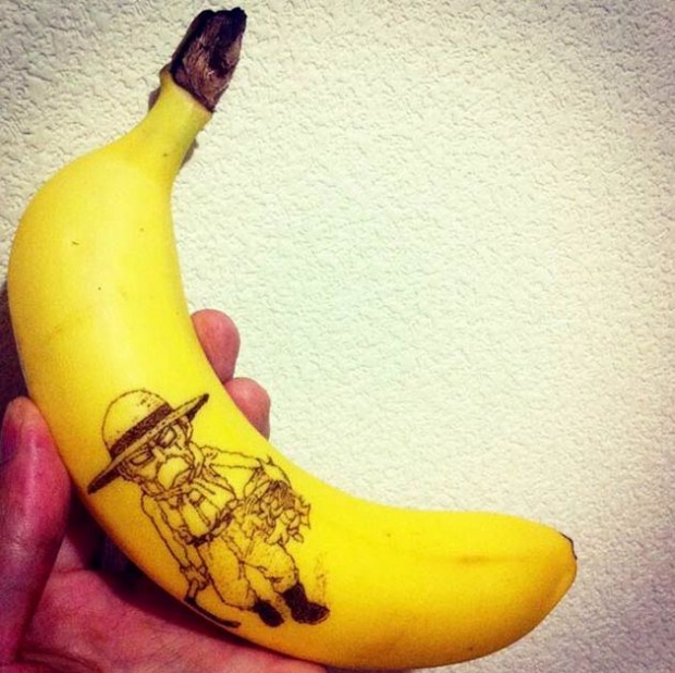 ศิลปินญี่ปุ่นเปลี่ยนกล้วยธรรมดาๆ ให้กลายเป็น “กล้วยรอยสัก”