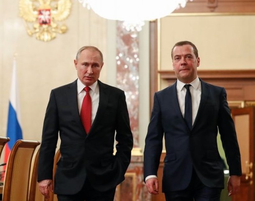 ปูตินจะยืนเดี่ยวไม่ได้ ถ้าไม่มี คู่หูผู้อยู่เบื้องหลัง เมดเวเดฟ