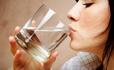 ดื่มน้ำเมื่อท้องว่างดีอย่างไร 