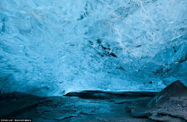 ฮือฮา ชมถ้ำน้ำแข็งงดงามตา แหล่งท่องเที่ยวมรดกแห่งชาติไอซ์แลนด์