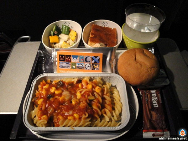 10 อันดับอาหารบนเครื่องบินที่ดีที่สุดในโลก