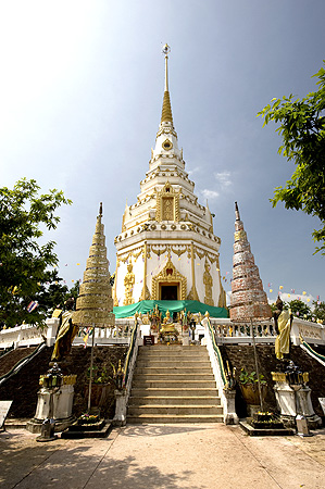 พระธาตุมหาชัย พระธาตุประจำวันพุธ (ภาพ : ททท. นครพนม)