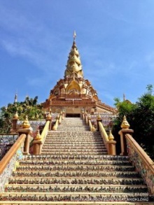 หนาวนี้พาพ่อเที่ยววัดพระธาตุผาซ่อนแก้ว เขาค้อ เพชรบูรณ์