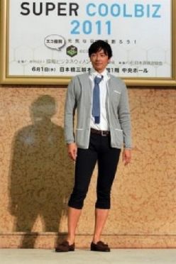 ญี่ปุ่นไอเดียเจิด!! แนะใส่เสื้อเชิ้ตฮาวาย-รองเท้าแตะ ท้าหน้าร้อนลดใช้ไฟ 15%
