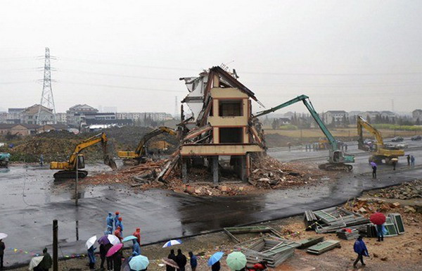 ภาพสุดท้าย...บ้านกลางถนน(ในจีน)