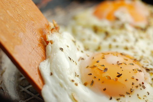 กินไข่ตอนเช้า ช่วยลดความอยากอาหาร - ทานจุบจิบ