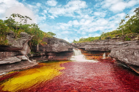 เที่ยว แม่น้ำ 5 สี ปาฏิหาริย์แห่งธรรมชาติ เกิดขึ้นเพียงปีละครั้งเท่านั้น!!