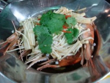 กุ้งอบเห็ดเข็มทอง 