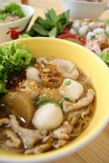 กิน ก๋วยเตี๋ยว แบบมืออาชีพ