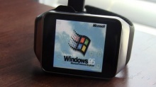 จะเกิดอะไรขึ้น!? เมื่อเอา Windows 95 มายัดลงในนาฬิกา Samsung Gear Live