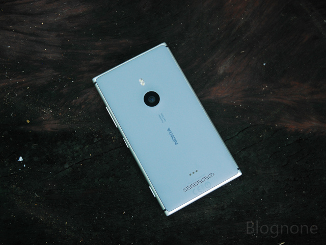 รีวิว Nokia Lumia 925 ตอนที่ 1: การออกแบบและ PureView