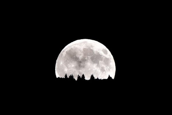ชมภาพชุดทั่วโลก ตื่นตาชมพระจันทร์เต็มดวง ซูเปอร์มูน