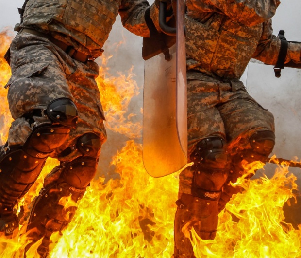 การฝึกสุดทรหดของทหารสหรัฐฯ กับปฏิบัติการ ไม่กลัวไฟ มันร้อนแรงซะเหลือเกิน!!