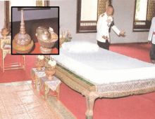 รู้จักพิธีสรงพระศพ ขั้นตอนสำคัญ แห่งโบราณราชประเพณีไทย