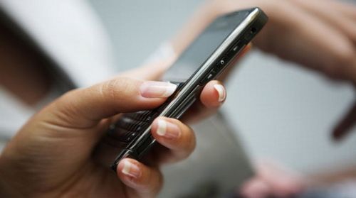 คนเปิดใจผ่าน SMS มากกว่าการพูดคุยทางโทรศัพท์