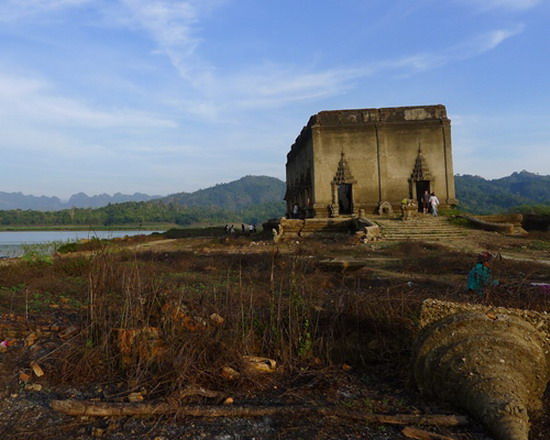 เมืองบาดาล สังขละบุรี