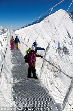ฮือฮา เปิดตัวสะพานแขวนสูงสุดของโลก สัมผัสความสุดเสียว-เย็นยะเยือก
