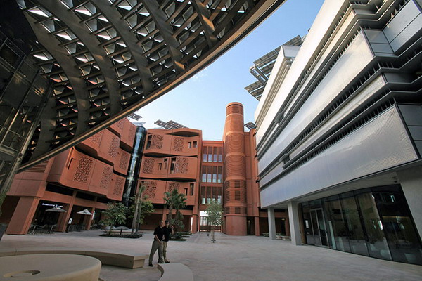 อยู่อย่างสงบ ปราศจากมลพิษทางคาร์บอน ในแบบ Eco City ที่เมือง Masdar City 