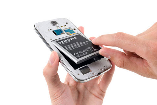 งัดแงะ Samsung Galaxy S4 ไปกับ iFixit