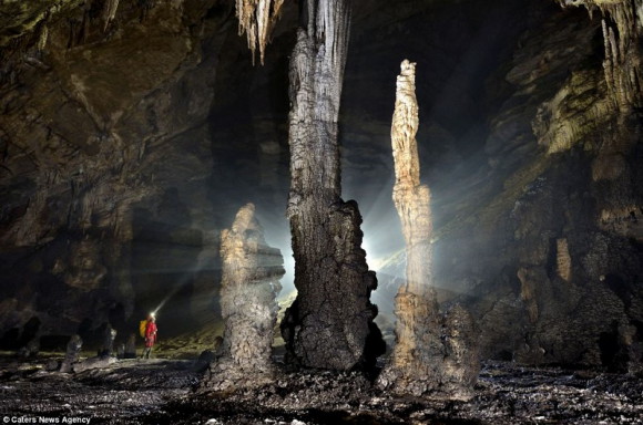 ถ้ำเอ๋อหวังตง (Er Wang Dong Cave) ถ้ำมหัศจรรย์แห่งเมืองจีน