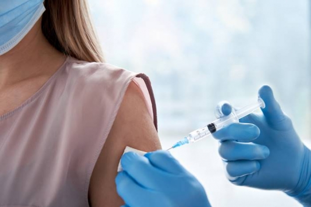 หมอสูติไขปม  กินยาคุมฉีดวัคซีนโควิดได้หรือไม่ กระตุ้นการเกิดลิ่มเลือดจริงหรือเปล่า?