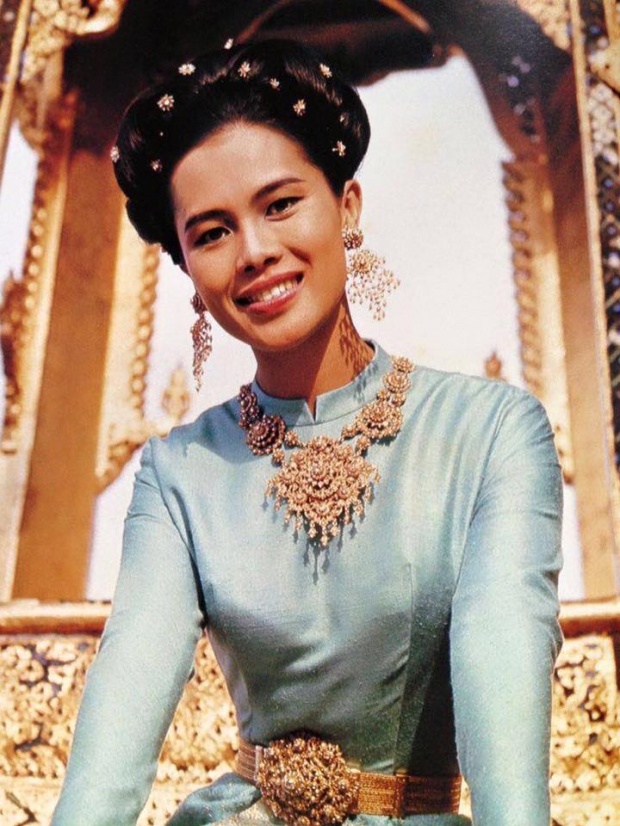 ต่างชาติยกย่อง!! ควีนสิริกิติ์ พระราชินีแห่งสยาม พระสิริโฉมงดงามที่สุดในโลก